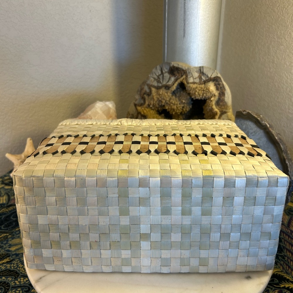 Woven Cream and Brown Tote Bag handmade reed material - Picture 7 of 11